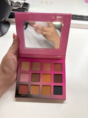 Violet Voss Pinkey Promise Pallet
